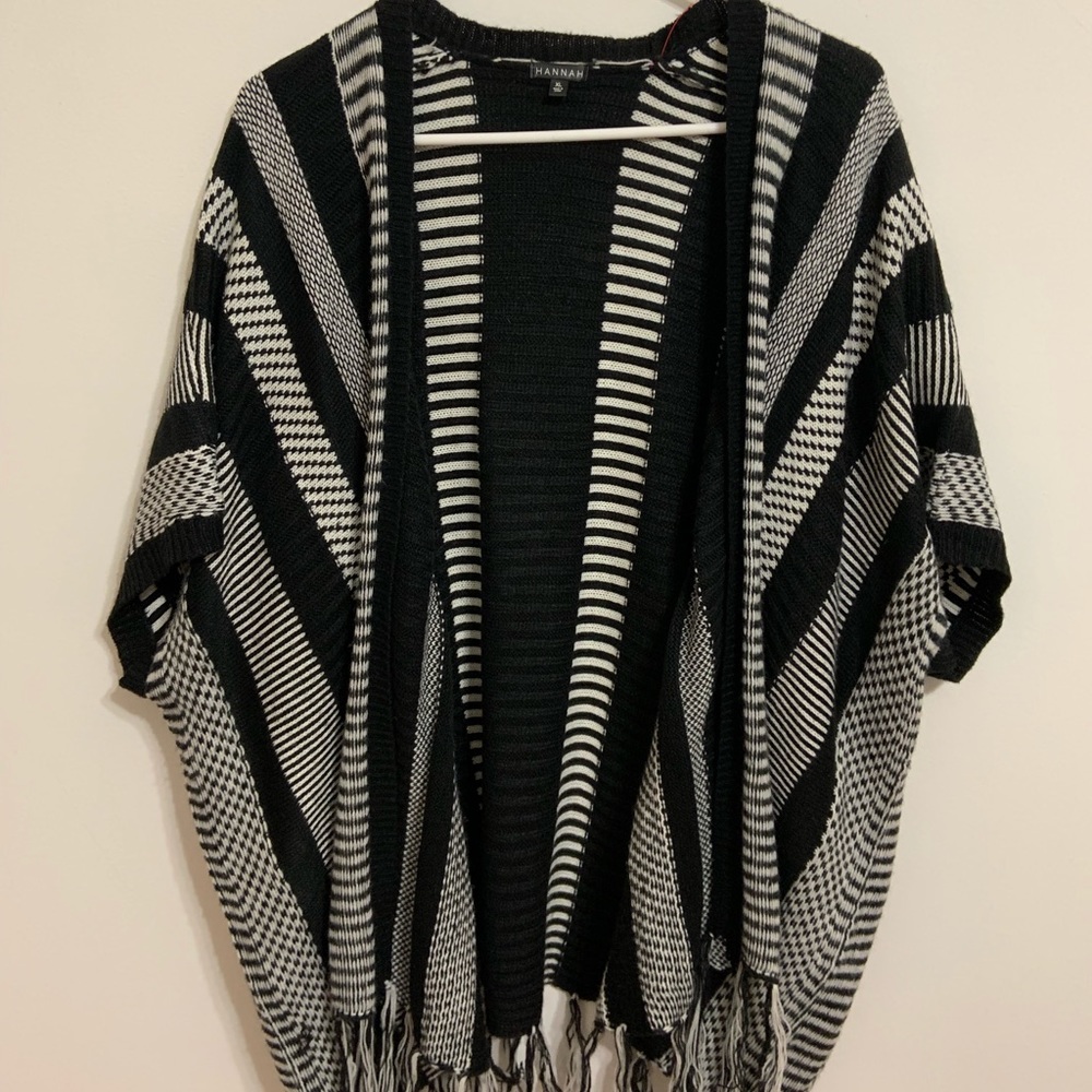 Beautiful, gently worn, knit cover up sweater (XL)